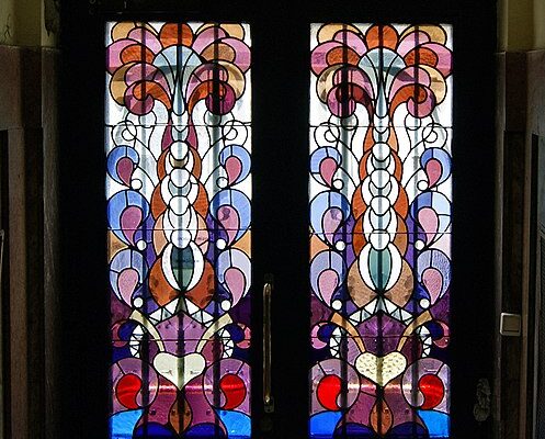 stained glass art in contemporary architecture